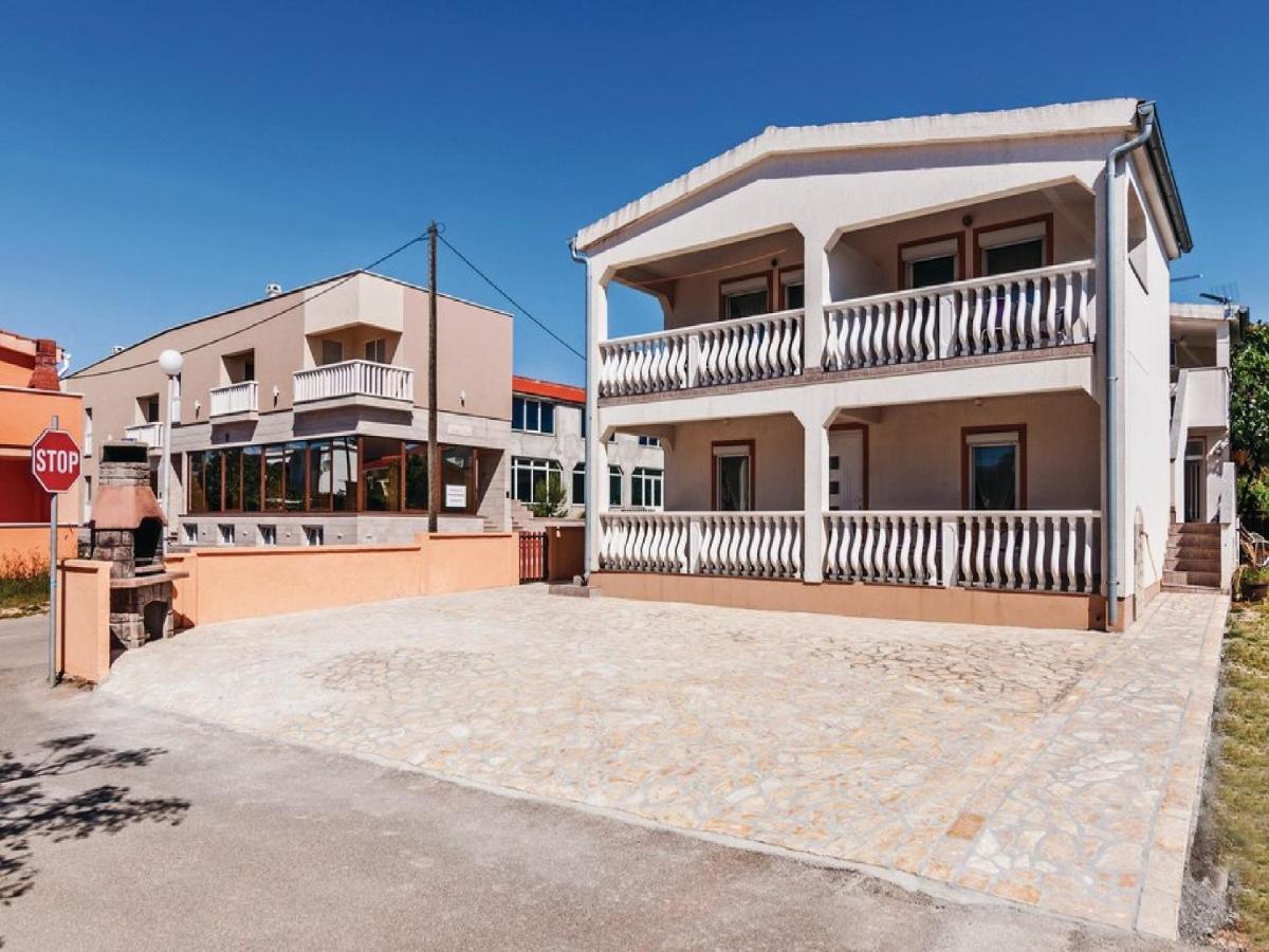 Apartments Hak Вир Экстерьер фото